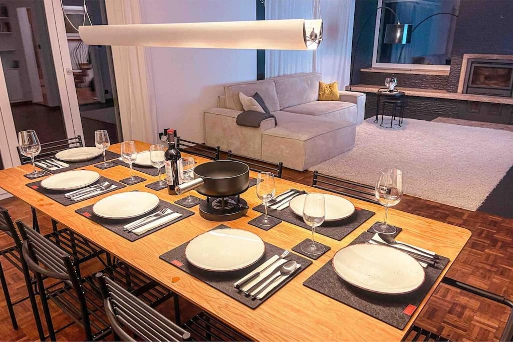 -The Urbanist- Mountainview Parking Garden 3Bd Villa Unterseen ภายนอก รูปภาพ